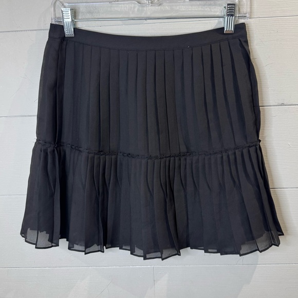 Rebecca Minkoff Dresses & Skirts - Rebecca Minkoff Women’s Elegant Black Pleated Skirt Size 2